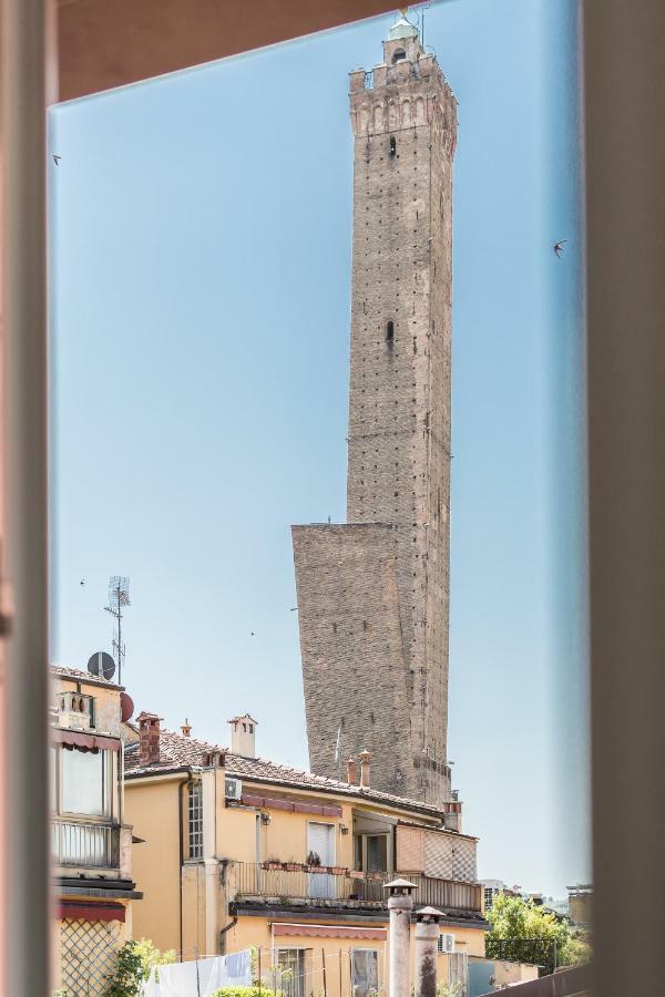 4 Star Two Towers Appartamento Bologna Esterno foto