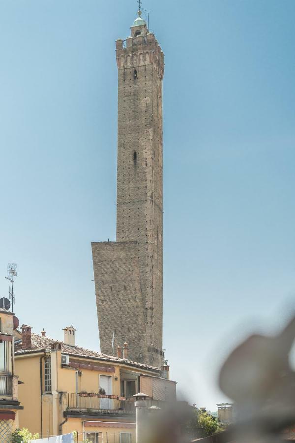 4 Star Two Towers Appartamento Bologna Esterno foto